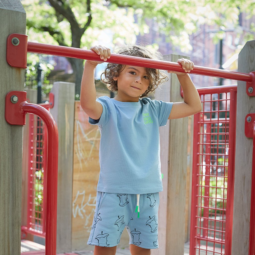 100% Earth loving Kid T-Shirt